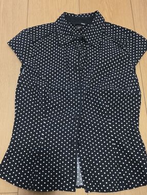 H&M Black and White Polka Dot Cap-Sleeve Shirt Size S/4/EU 36